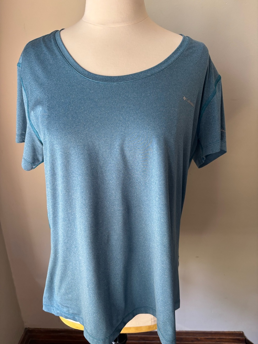 2 pack Columbia Women's Short Sleeve Scoop Neck Tee - Teal and purple XL